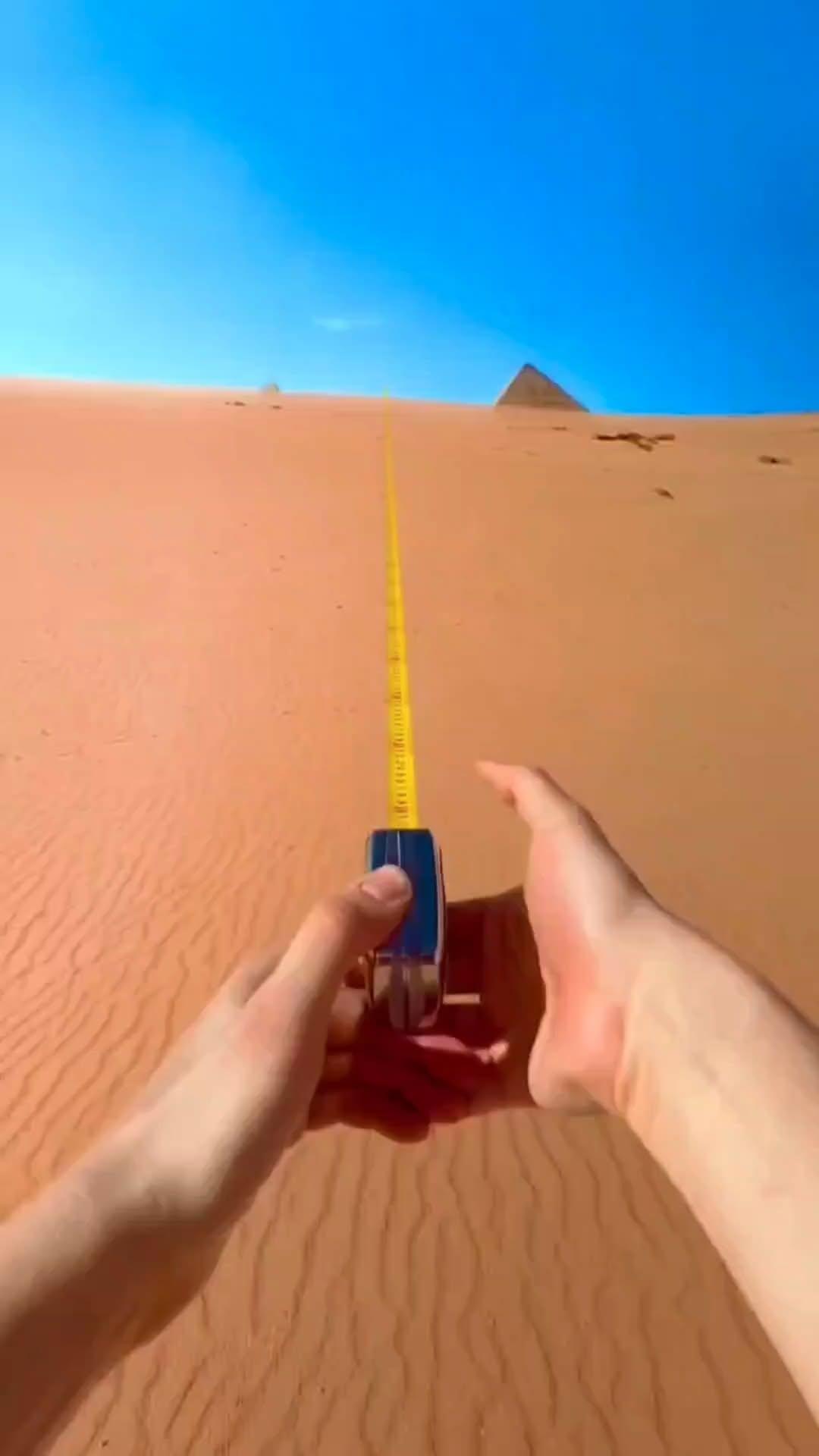 "Yuk komen dan menangkan Pulsa atau hadiah tunai! 💸